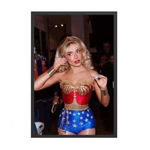 Quadro com Moldura - Wonder Woman Sabrina - Choose Love